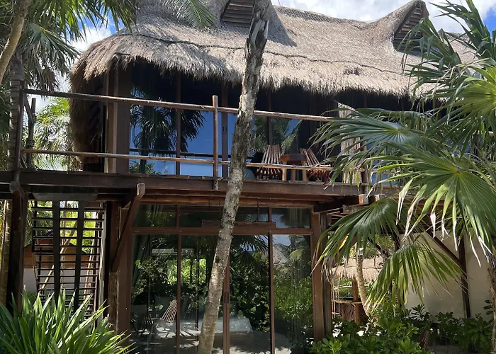 Libelula Beachfront Hotel 4*